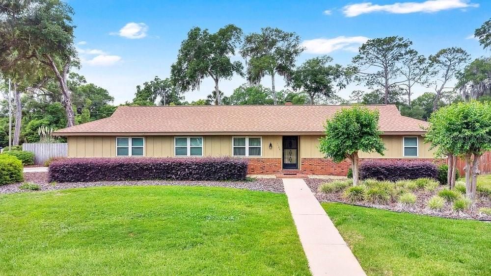 Activo con contrato: $409,000 (3 camas, 2 baños, 1584 Pies cuadrados)