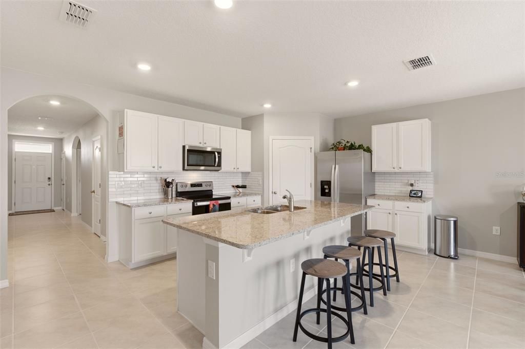 Active With Contract: $391,000 (4 beds, 2 baths, 1836 Square Feet)