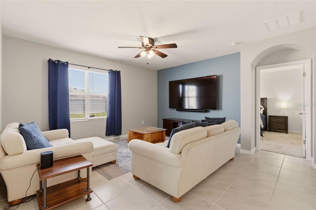 Active With Contract: $391,000 (4 beds, 2 baths, 1836 Square Feet)