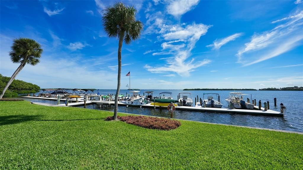 Active With Contract: $1,095,000 (3 beds, 3 baths, 2273 Square Feet)