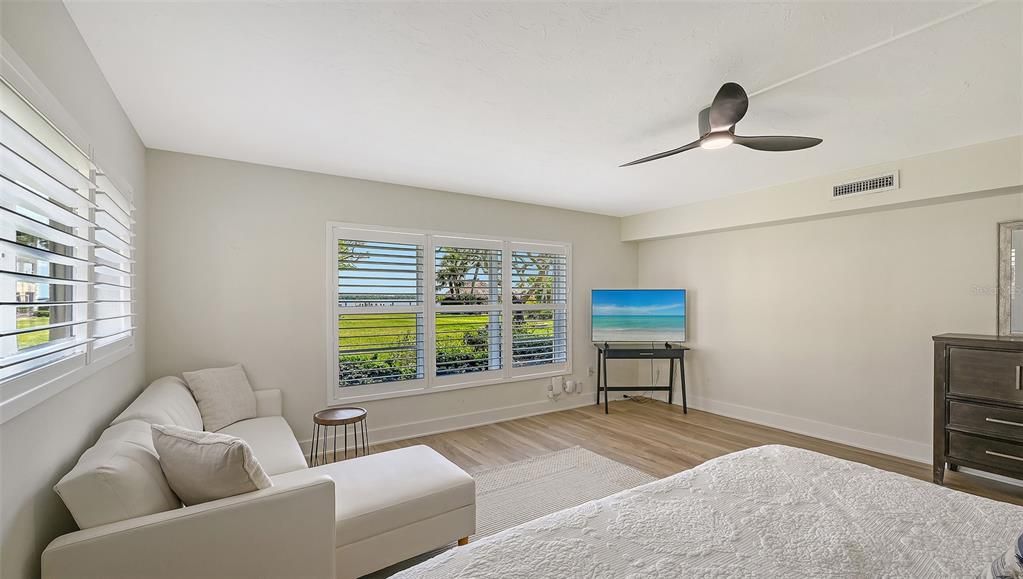 Active With Contract: $1,095,000 (3 beds, 3 baths, 2273 Square Feet)