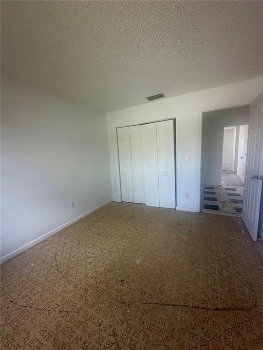 Active With Contract: $145,000 (3 beds, 2 baths, 1410 Square Feet)