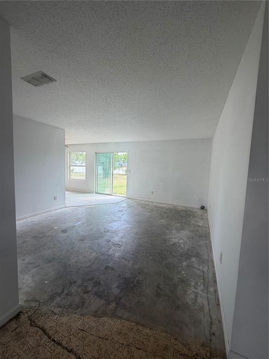 Active With Contract: $145,000 (3 beds, 2 baths, 1410 Square Feet)