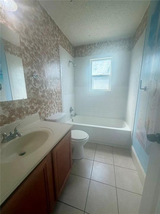 Active With Contract: $145,000 (3 beds, 2 baths, 1410 Square Feet)