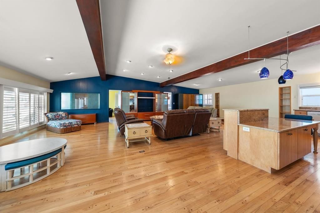 For Sale: $1,399,000 (0 beds, 0 baths, 5168 Square Feet)