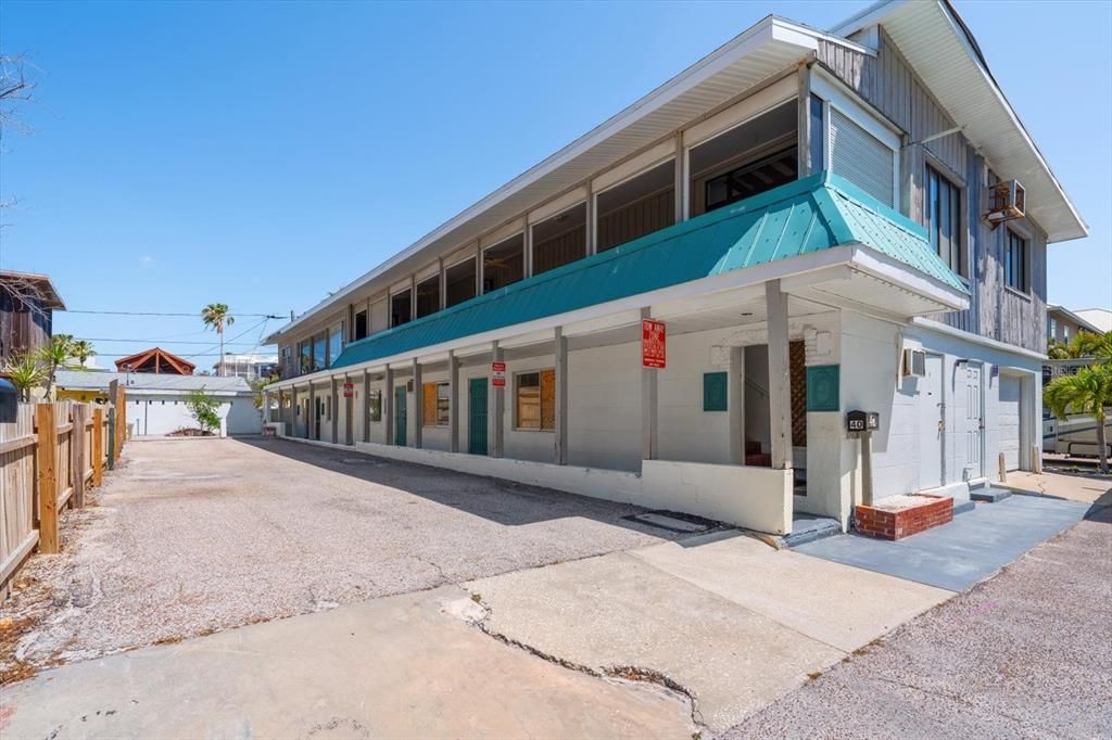 For Sale: $1,399,000 (0 beds, 0 baths, 5168 Square Feet)