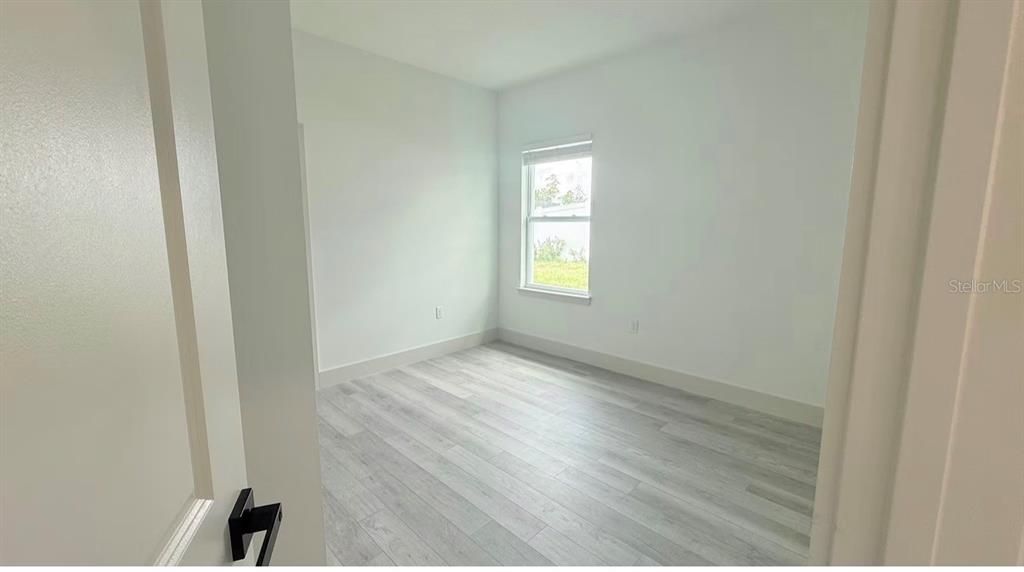 For Sale: $376,500 (4 beds, 2 baths, 1891 Square Feet)