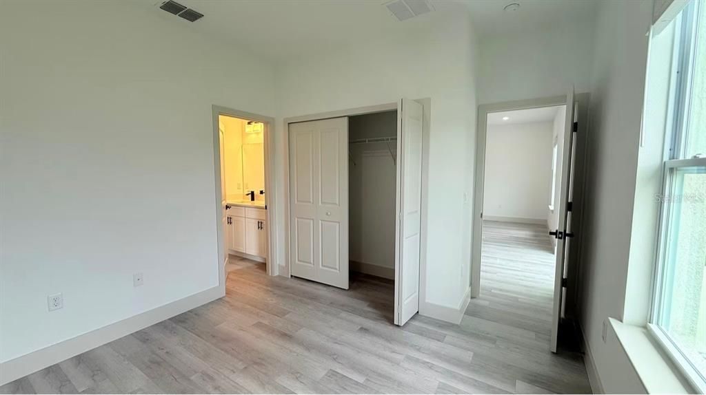 For Sale: $376,500 (4 beds, 2 baths, 1891 Square Feet)