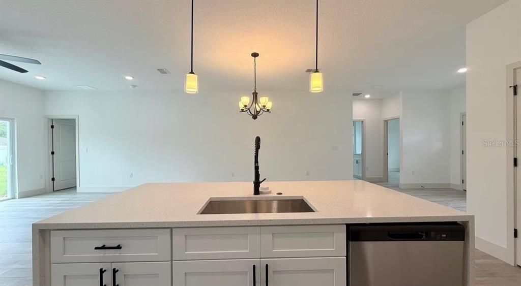 For Sale: $376,500 (4 beds, 2 baths, 1891 Square Feet)