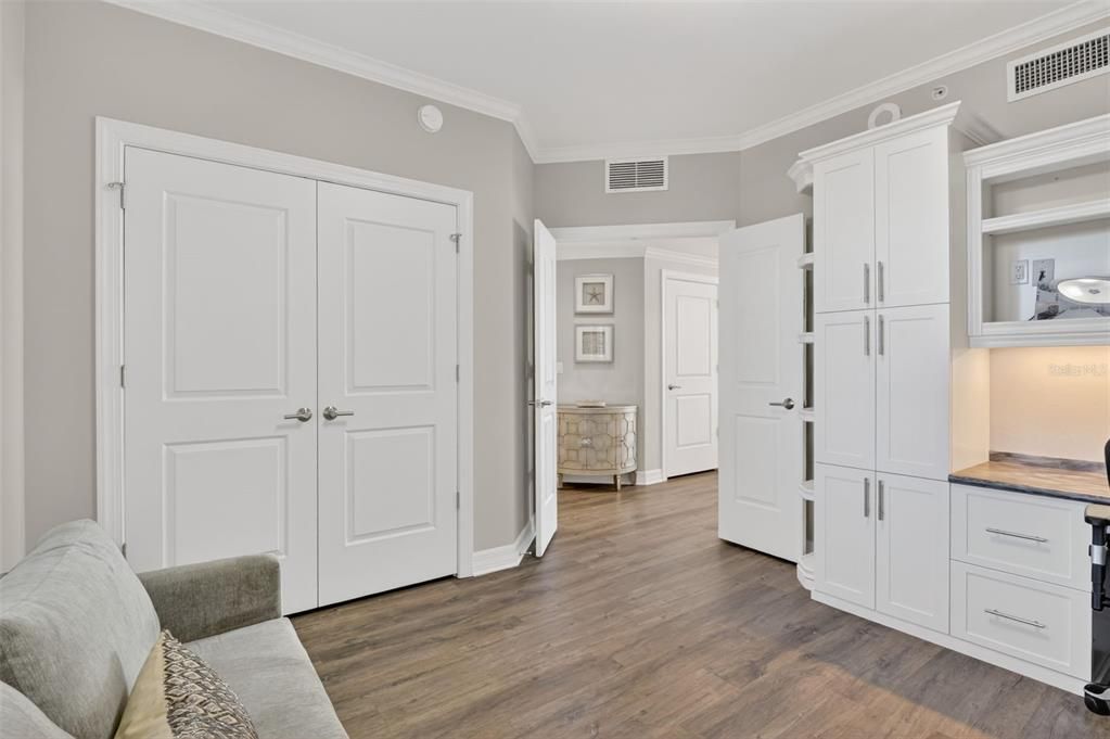 For Sale: $489,000 (2 beds, 2 baths, 1786 Square Feet)