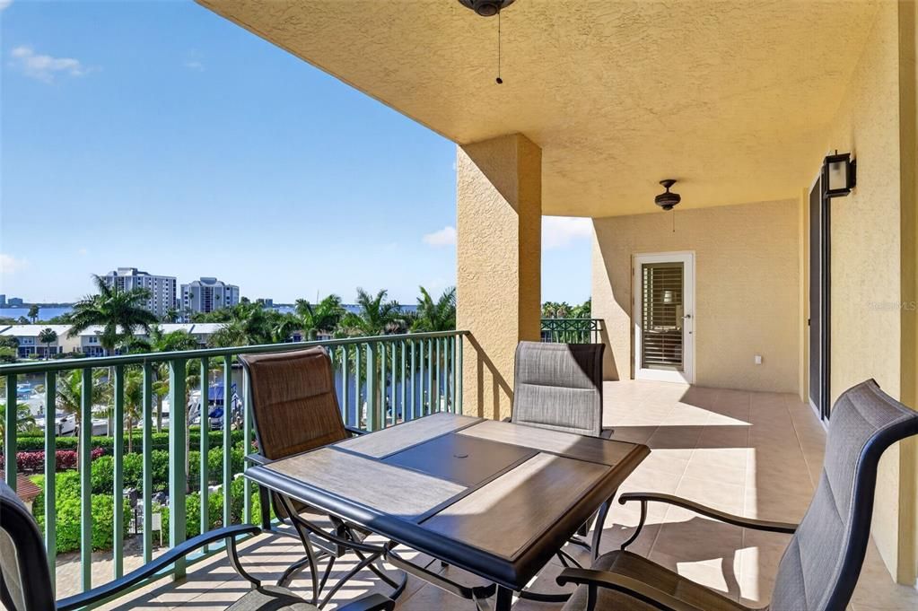 For Sale: $489,000 (2 beds, 2 baths, 1786 Square Feet)