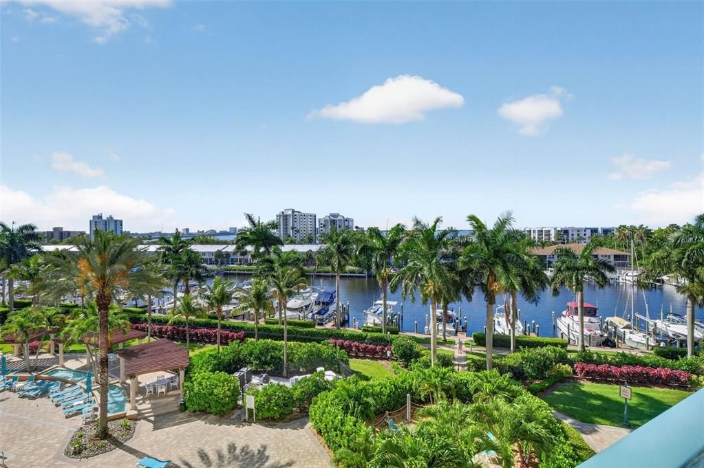 For Sale: $489,000 (2 beds, 2 baths, 1786 Square Feet)