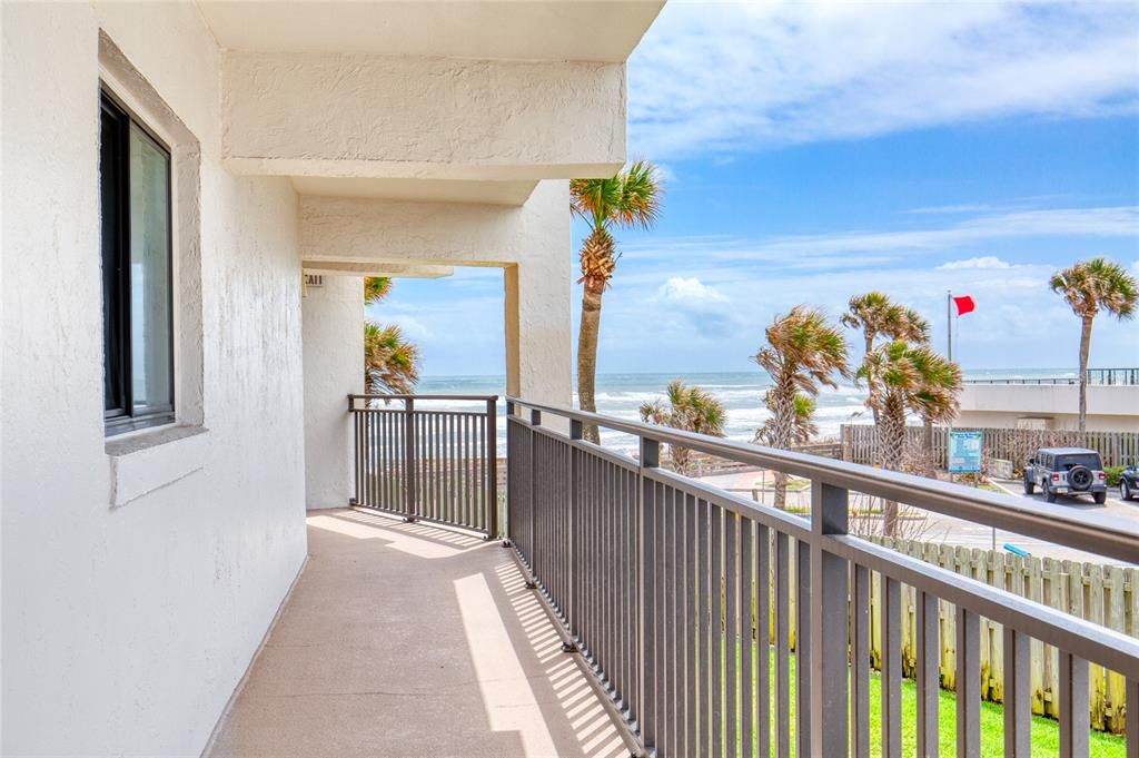 For Sale: $399,000 (2 beds, 2 baths, 1013 Square Feet)