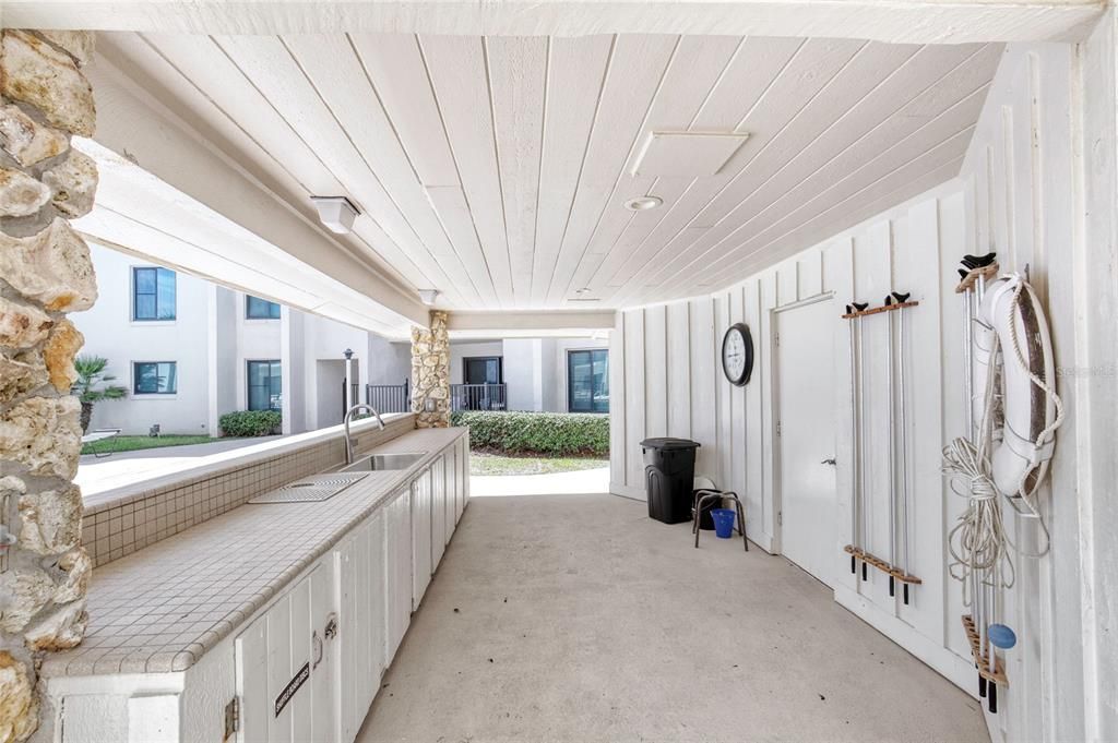 For Sale: $399,000 (2 beds, 2 baths, 1013 Square Feet)
