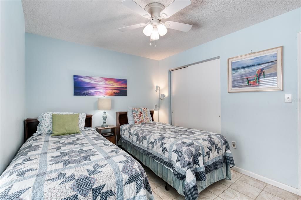 For Sale: $399,000 (2 beds, 2 baths, 1013 Square Feet)