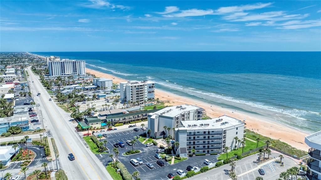 For Sale: $399,000 (2 beds, 2 baths, 1013 Square Feet)