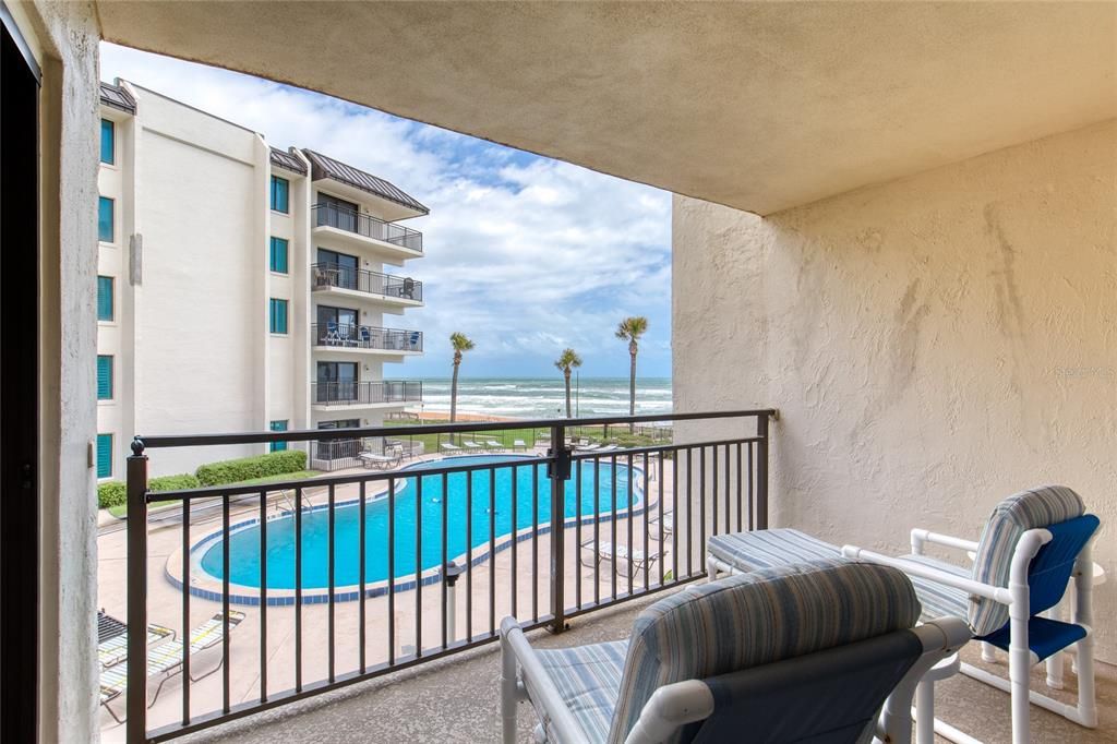 For Sale: $399,000 (2 beds, 2 baths, 1013 Square Feet)