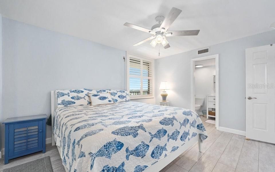 For Sale: $345,000 (2 beds, 2 baths, 1275 Square Feet)