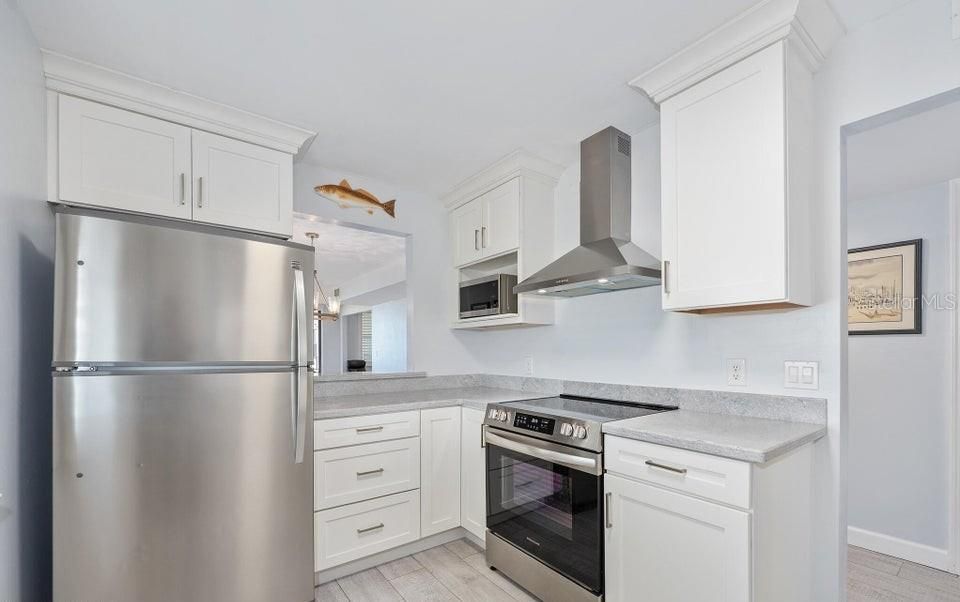 For Sale: $345,000 (2 beds, 2 baths, 1275 Square Feet)