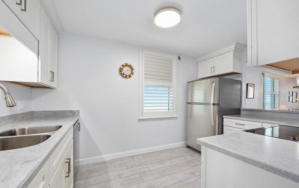 For Sale: $345,000 (2 beds, 2 baths, 1275 Square Feet)