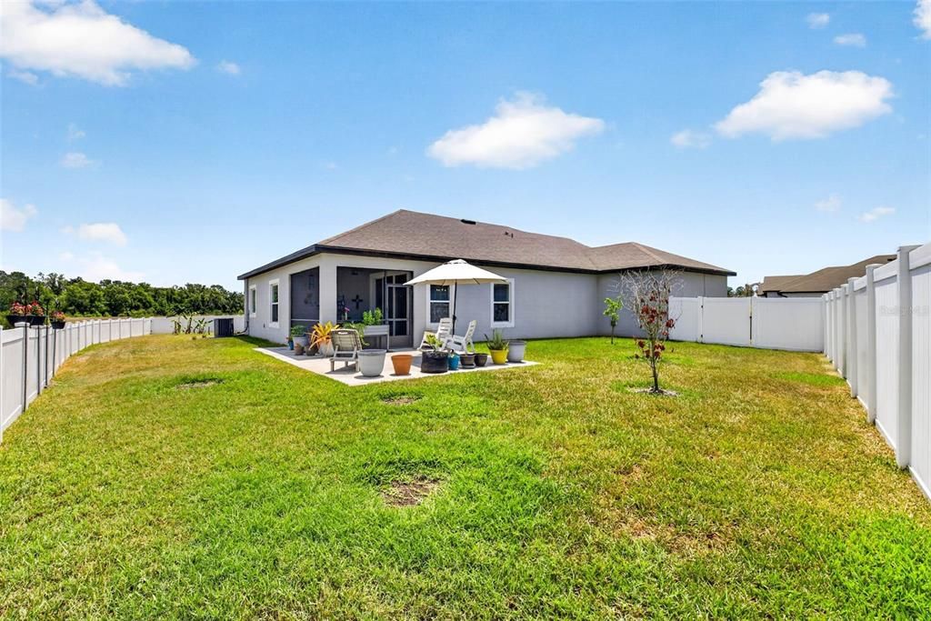 Activo con contrato: $430,000 (3 camas, 2 baños, 1978 Pies cuadrados)