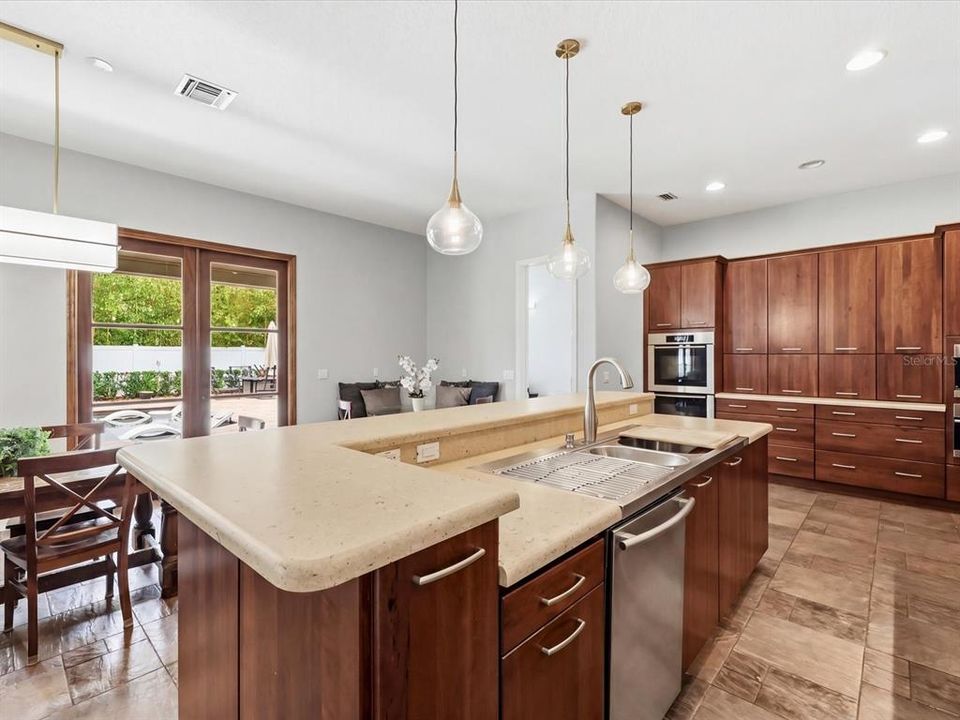 En Venta: $1,295,000 (4 camas, 5 baños, 3971 Pies cuadrados)