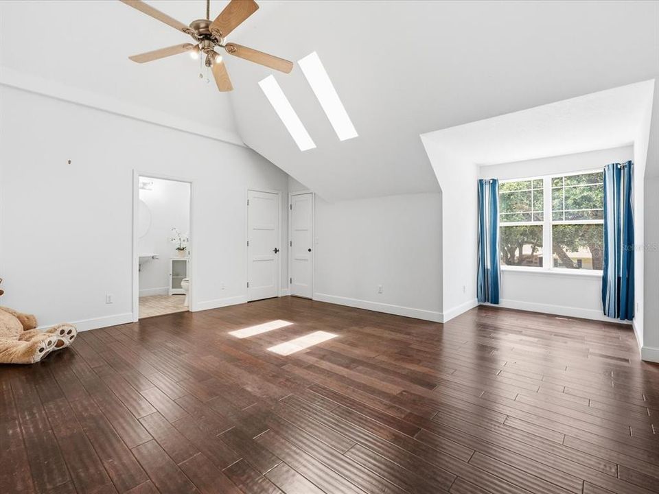 En Venta: $1,295,000 (4 camas, 5 baños, 3971 Pies cuadrados)