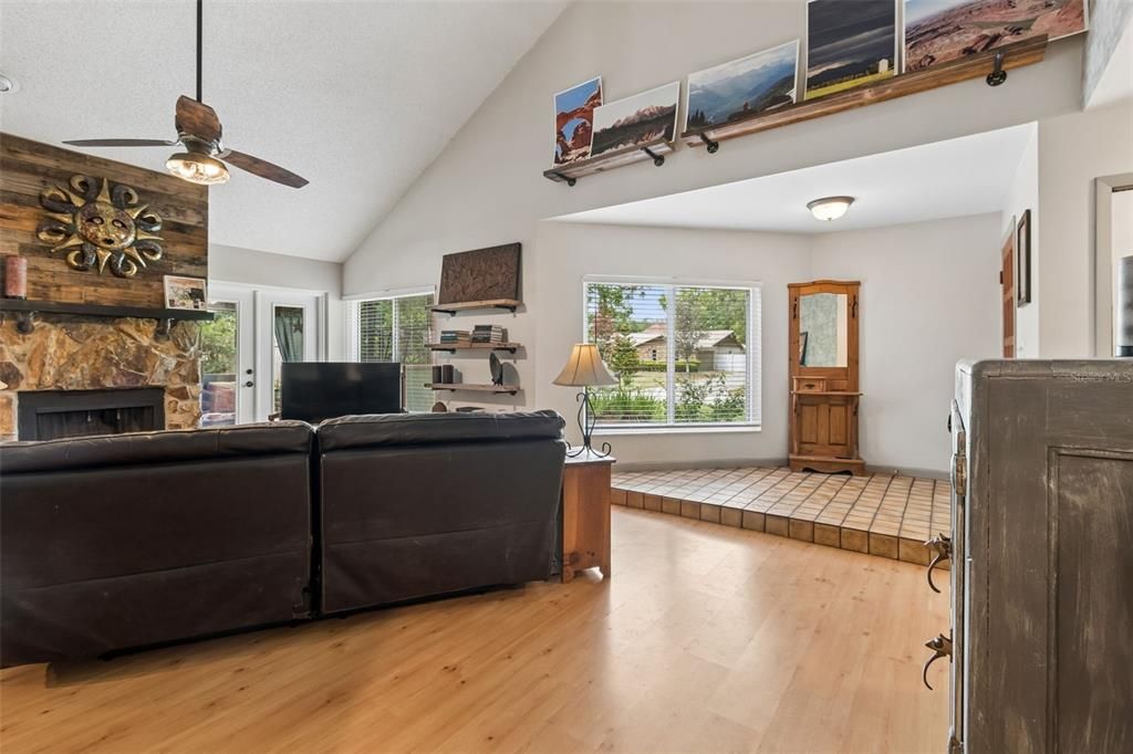 Active With Contract: $515,000 (3 beds, 2 baths, 1739 Square Feet)