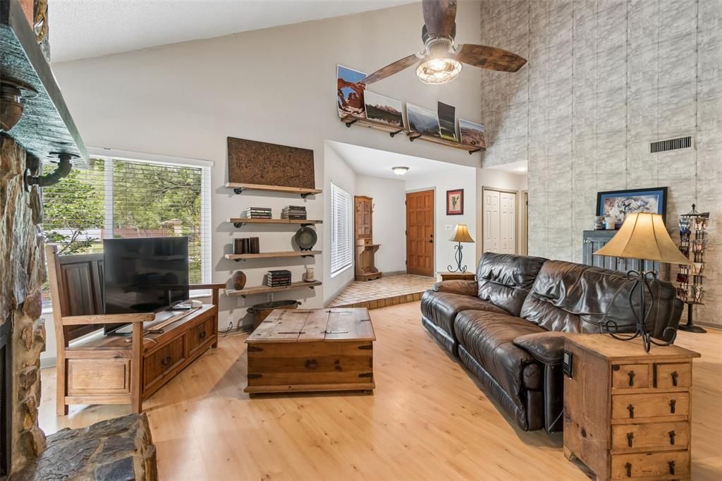 Active With Contract: $515,000 (3 beds, 2 baths, 1739 Square Feet)