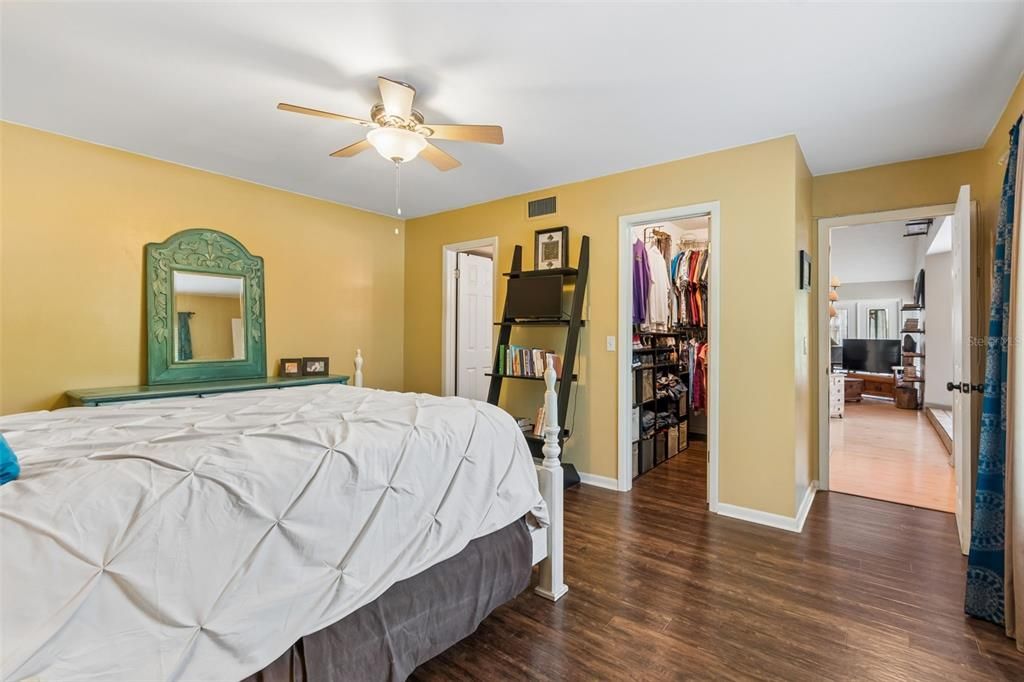 Active With Contract: $515,000 (3 beds, 2 baths, 1739 Square Feet)