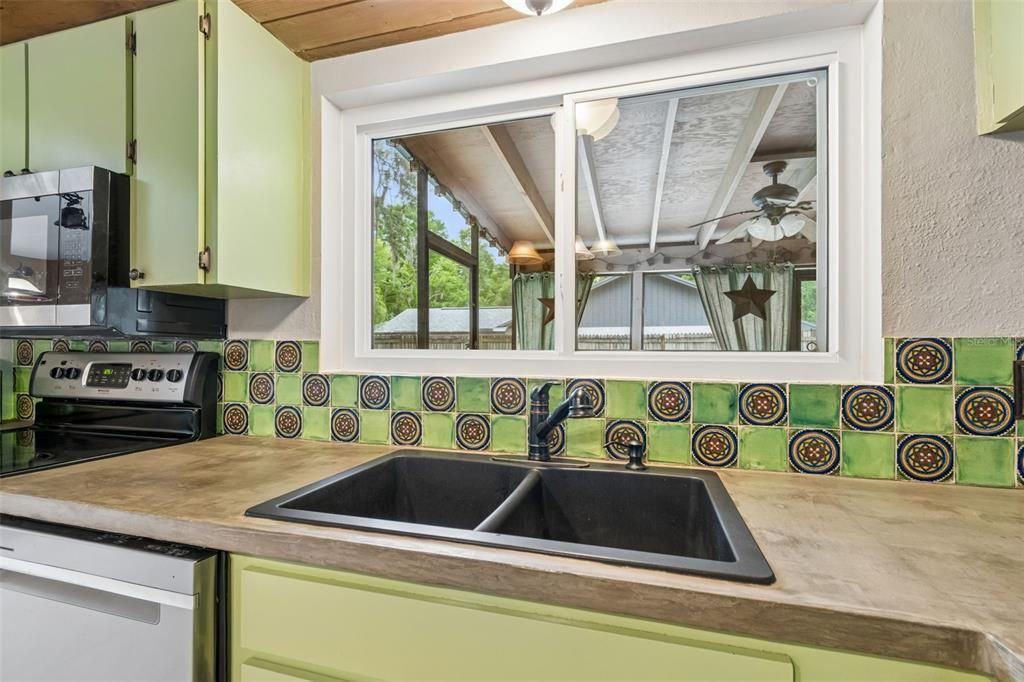Active With Contract: $515,000 (3 beds, 2 baths, 1739 Square Feet)