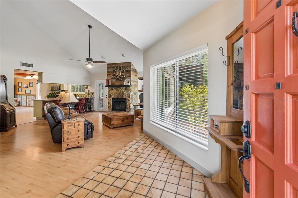 Active With Contract: $515,000 (3 beds, 2 baths, 1739 Square Feet)