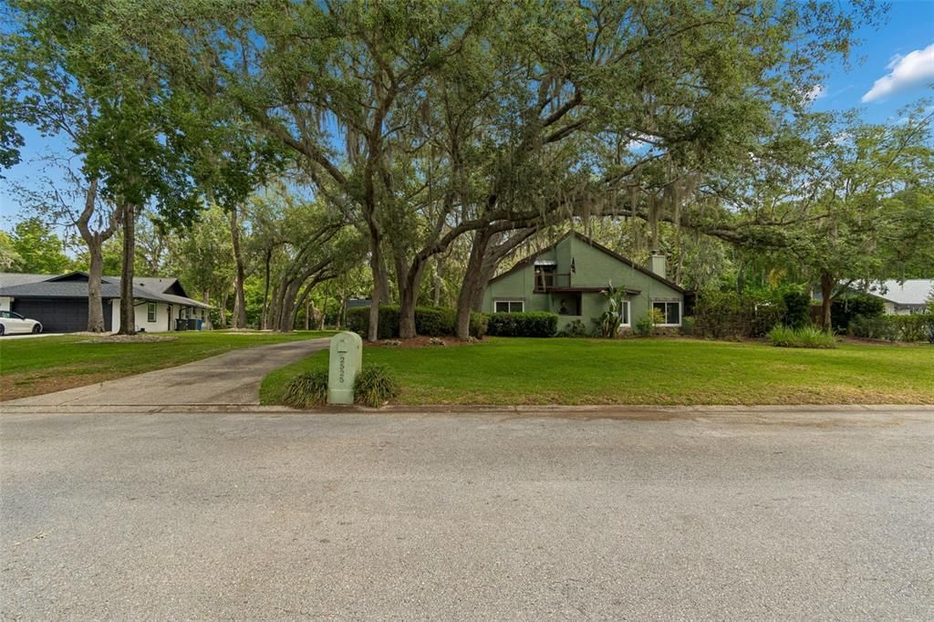 Active With Contract: $515,000 (3 beds, 2 baths, 1739 Square Feet)