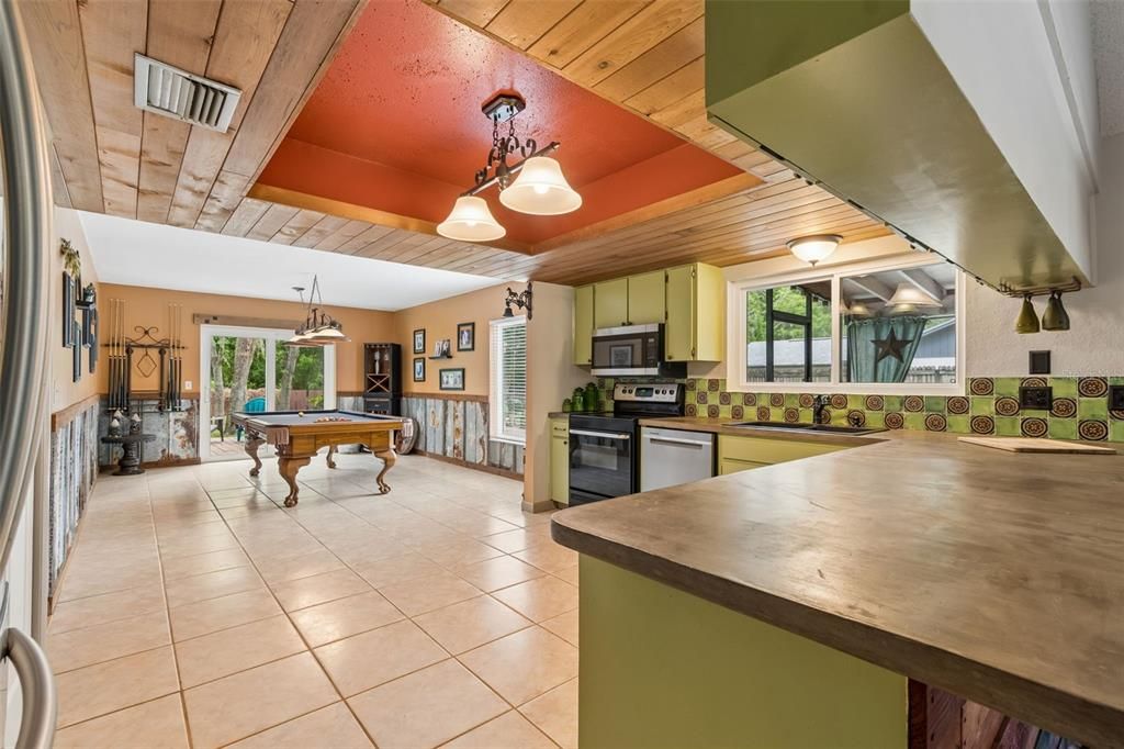 Active With Contract: $515,000 (3 beds, 2 baths, 1739 Square Feet)