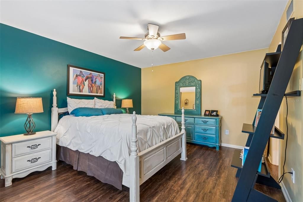 Active With Contract: $515,000 (3 beds, 2 baths, 1739 Square Feet)