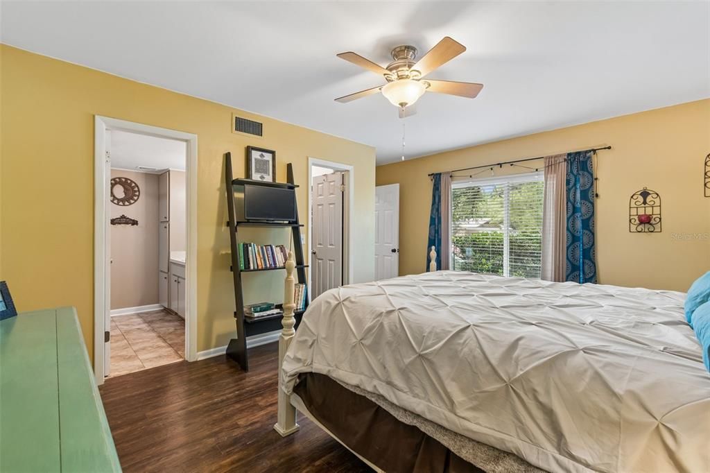 Active With Contract: $515,000 (3 beds, 2 baths, 1739 Square Feet)