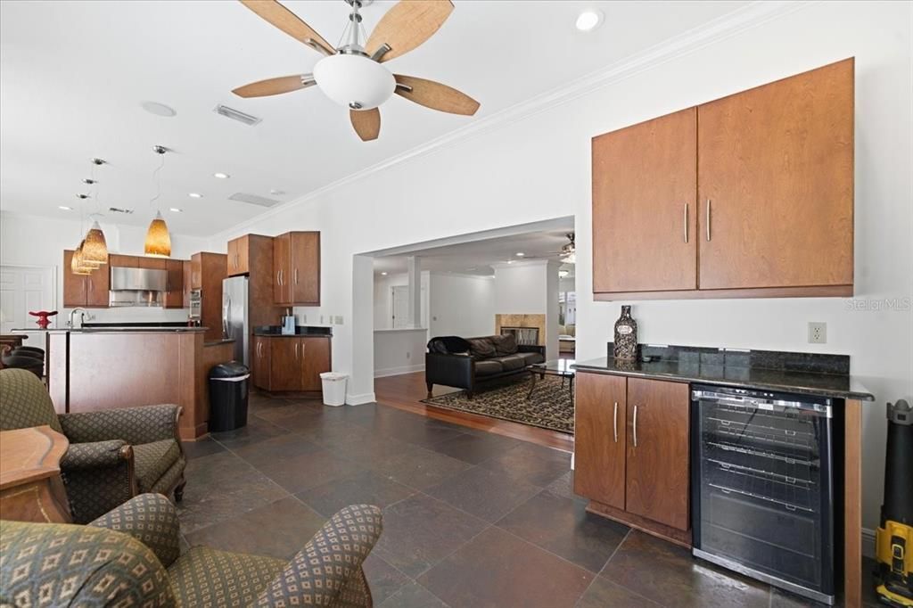 Activo con contrato: $850,000 (4 camas, 3 baños, 3081 Pies cuadrados)