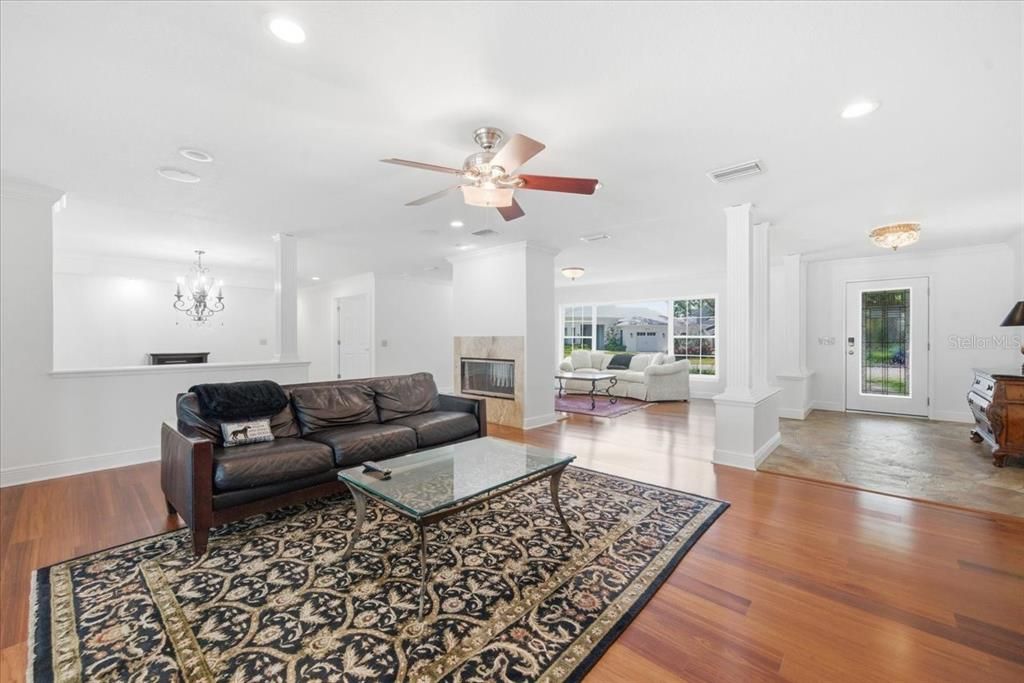 Activo con contrato: $850,000 (4 camas, 3 baños, 3081 Pies cuadrados)