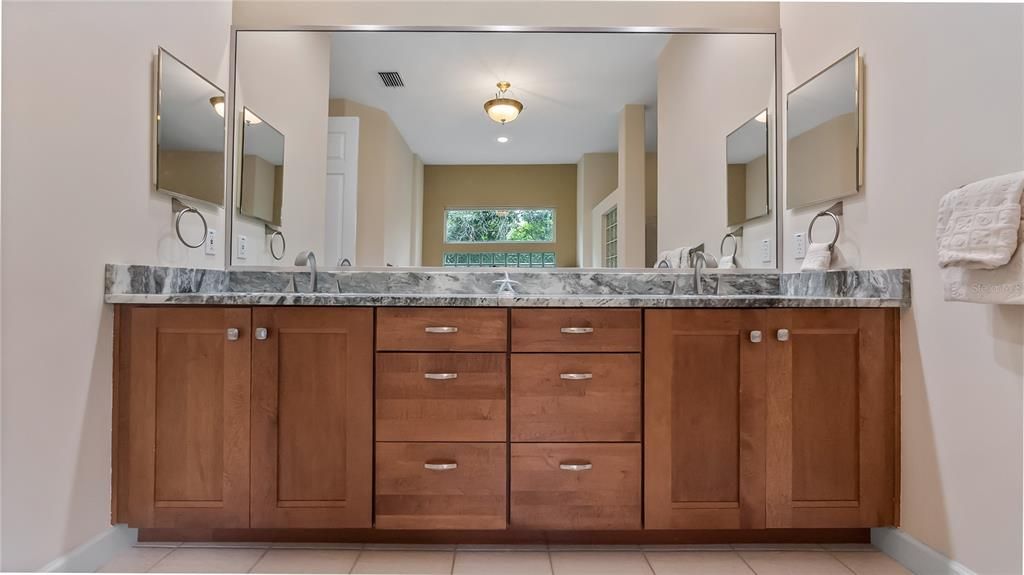 For Sale: $1,049,000 (4 beds, 3 baths, 3532 Square Feet)