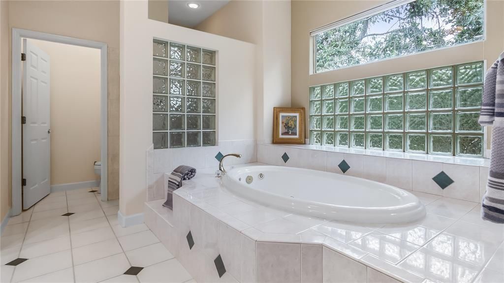 For Sale: $1,049,000 (4 beds, 3 baths, 3532 Square Feet)