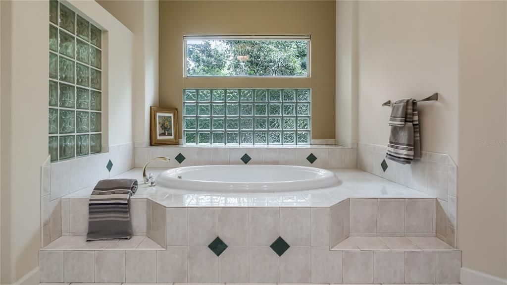 For Sale: $1,049,000 (4 beds, 3 baths, 3532 Square Feet)