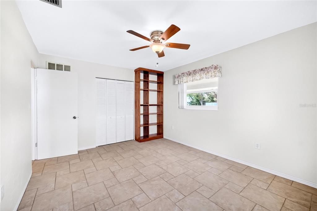 Activo con contrato: $450,000 (3 camas, 2 baños, 1662 Pies cuadrados)