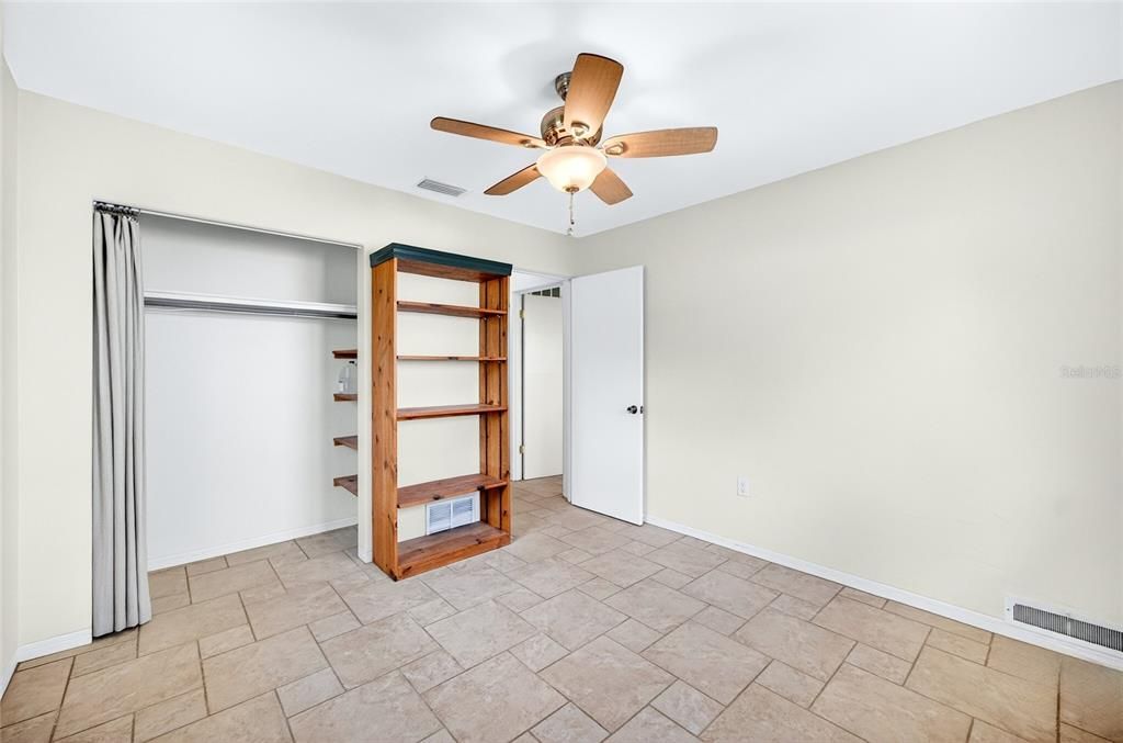 Activo con contrato: $450,000 (3 camas, 2 baños, 1662 Pies cuadrados)