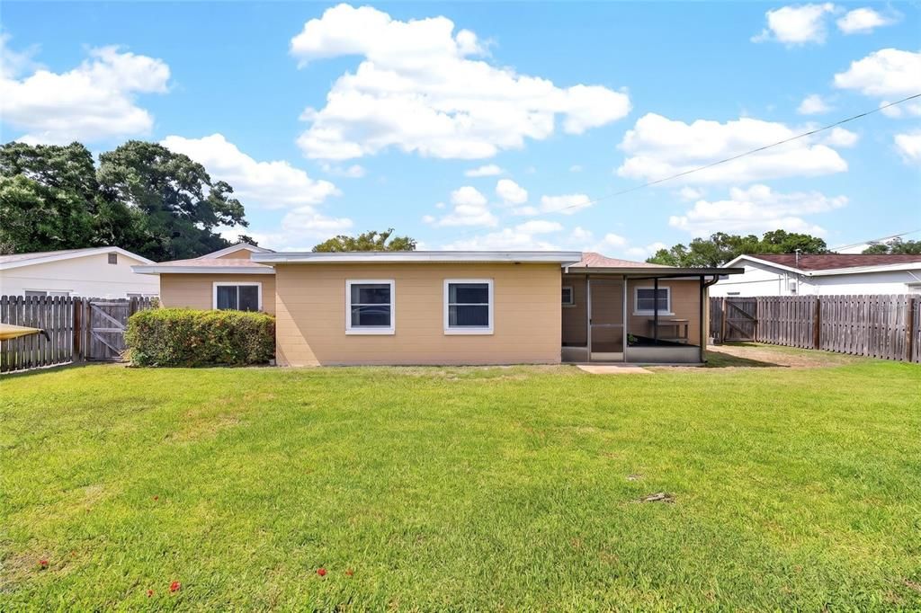 Activo con contrato: $450,000 (3 camas, 2 baños, 1662 Pies cuadrados)