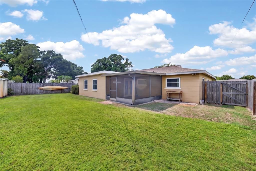 Activo con contrato: $450,000 (3 camas, 2 baños, 1662 Pies cuadrados)