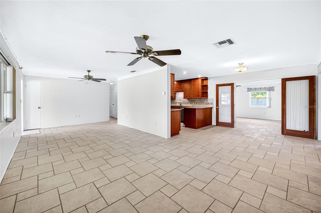 Activo con contrato: $450,000 (3 camas, 2 baños, 1662 Pies cuadrados)