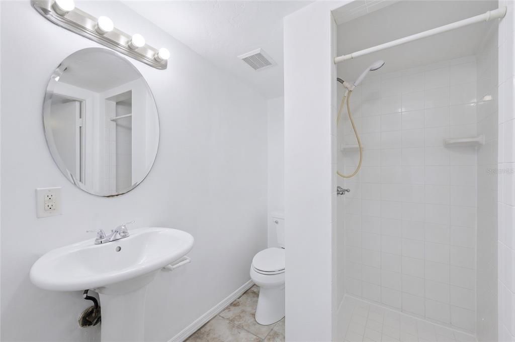В аренду: $2,295 (4 спален, 2 ванн, 1419 Квадратных фут)