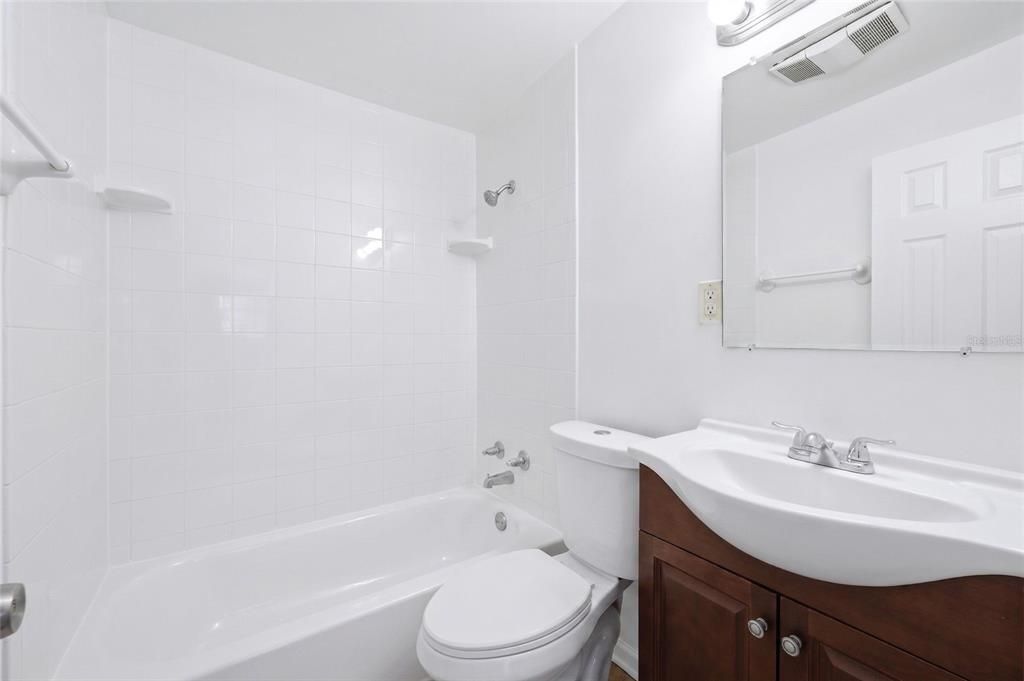 В аренду: $2,295 (4 спален, 2 ванн, 1419 Квадратных фут)