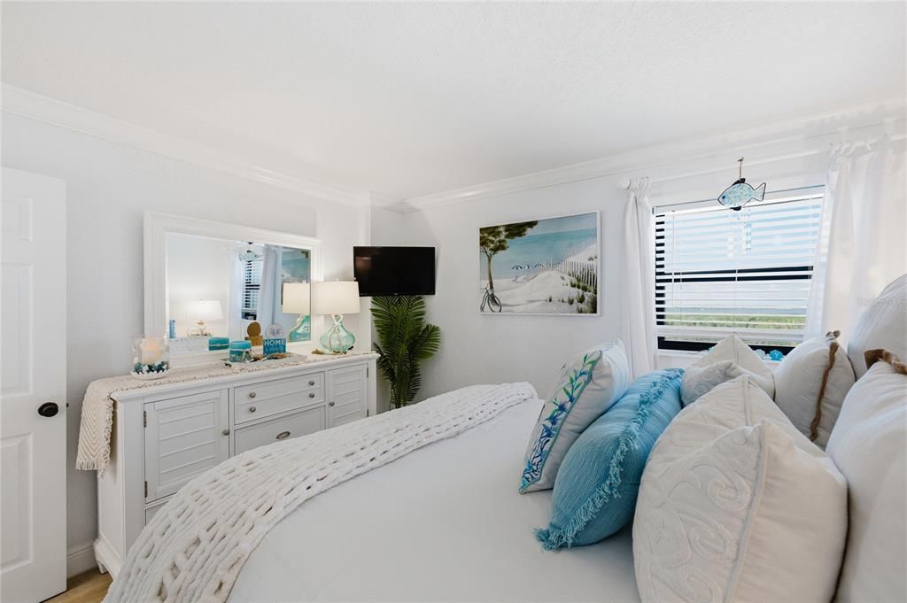 For Sale: $624,900 (2 beds, 2 baths, 1112 Square Feet)