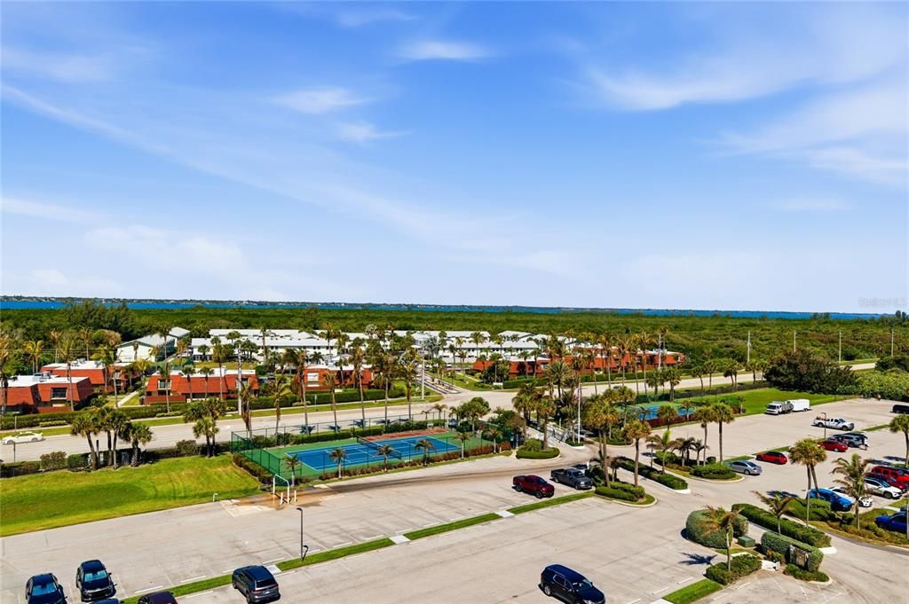 For Sale: $624,900 (2 beds, 2 baths, 1112 Square Feet)